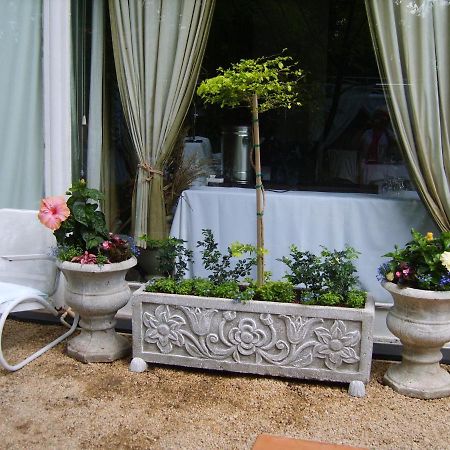 Amethyst Suites Springs  Esterno foto