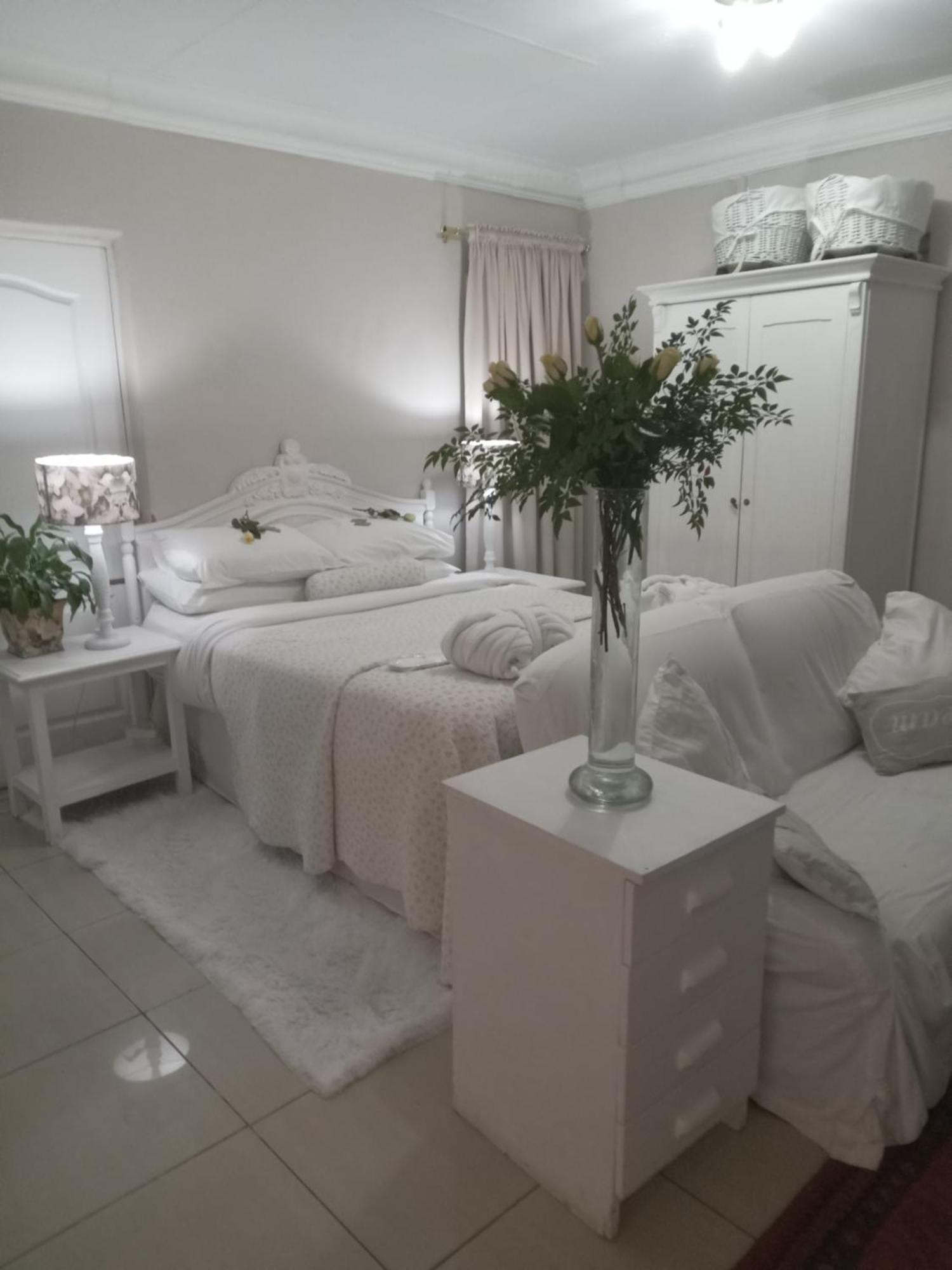Amethyst Suites Springs  Esterno foto