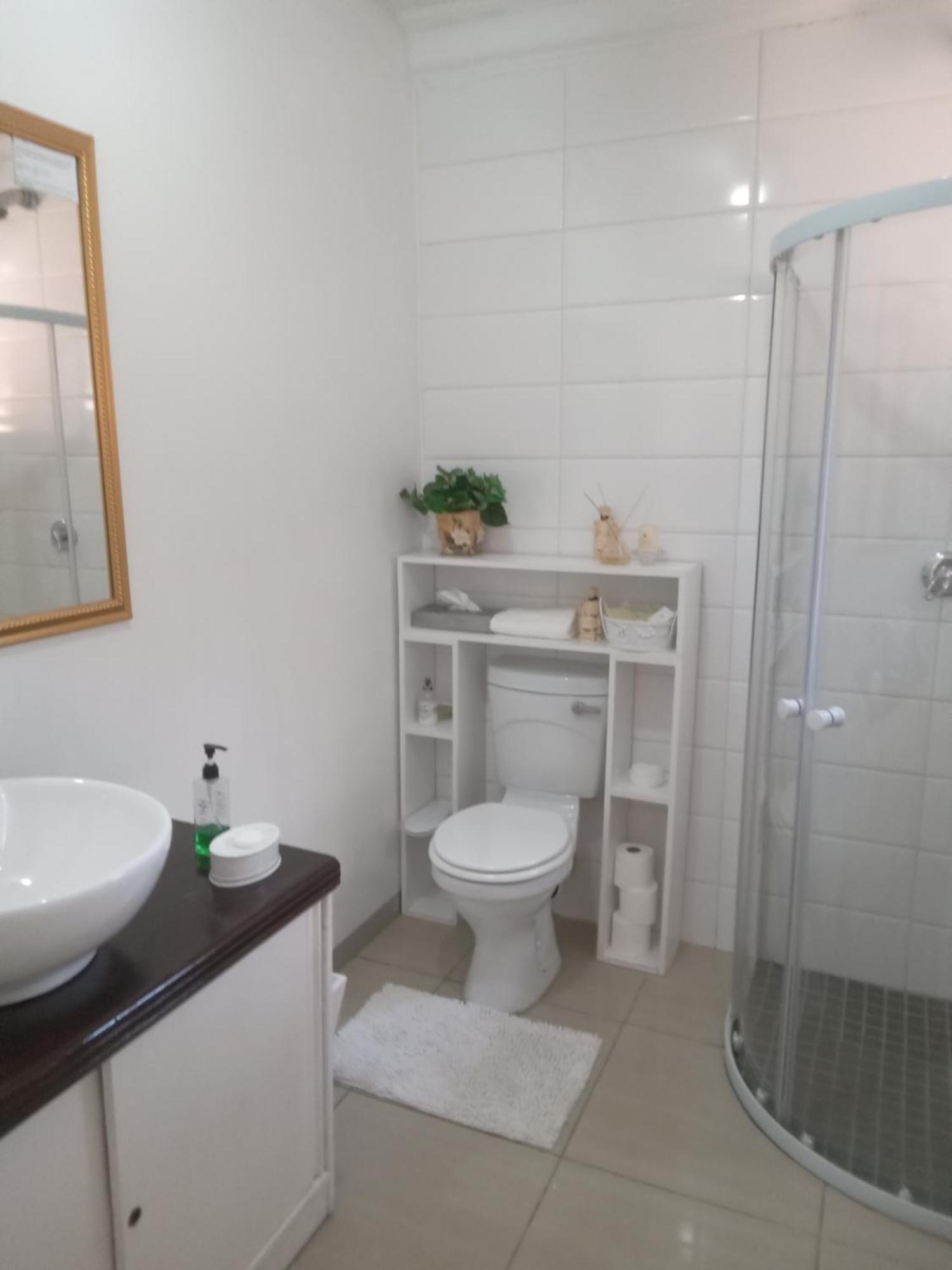 Amethyst Suites Springs  Esterno foto